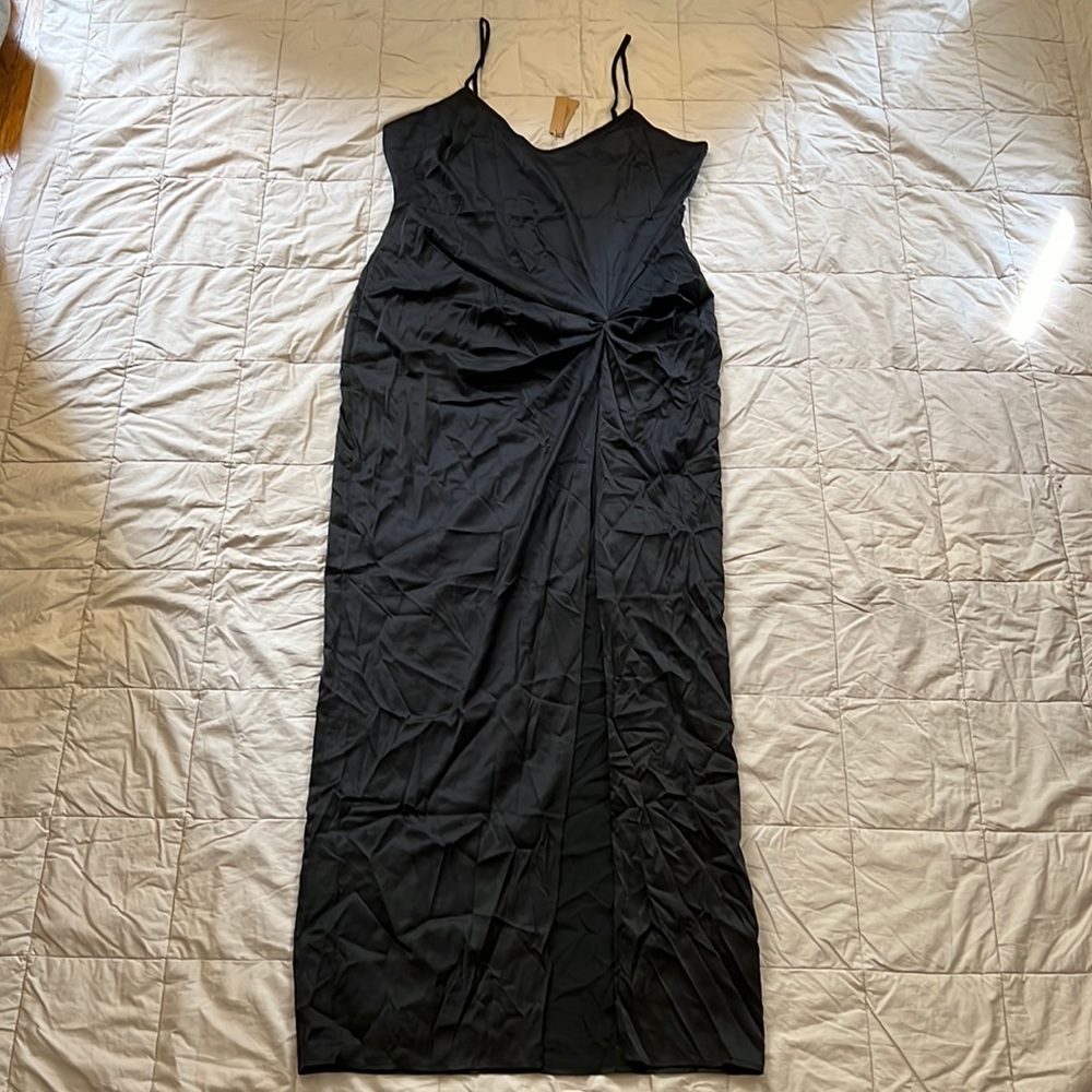 SKIMS NWT SILK SLEEP SLIP WITH HIGH SLIT